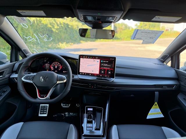 2025 Volkswagen Golf GTI SE - Photo 15