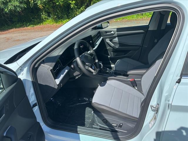 2025 Volkswagen Jetta SE - Photo 16