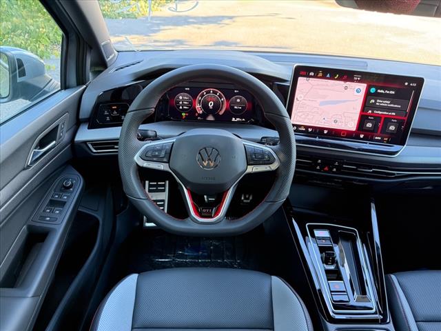 2025 Volkswagen Golf GTI SE - Photo 16