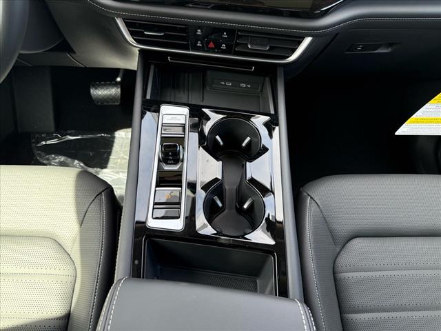2025 Volkswagen Atlas SEL 4Motion - Photo 17