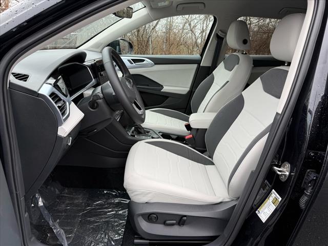 2025 Volkswagen Taos SE 4Motion - Photo 17