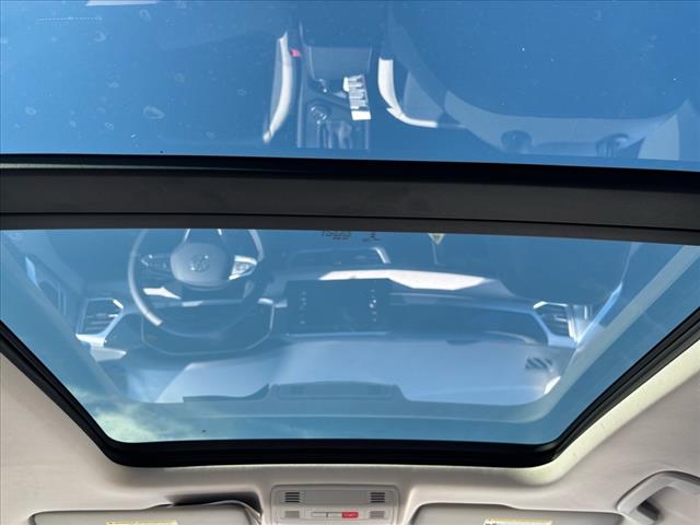 2025 Volkswagen Taos SE 4Motion - Photo 17