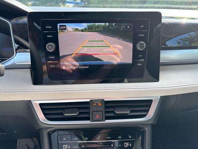 2025 Volkswagen Taos SE 4Motion - Photo 17