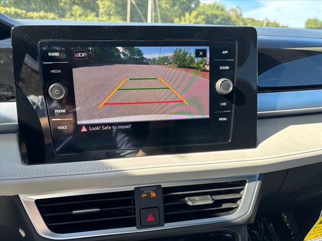 2025 Volkswagen Taos SE 4Motion - Photo 18