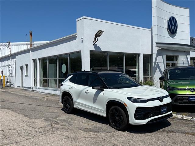 2025 Volkswagen Tiguan SE R-Line Black 4Motion - Photo 1