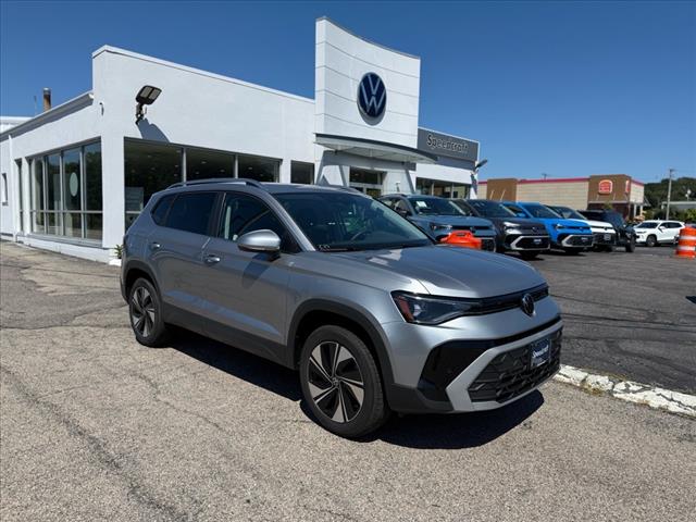 2025 Volkswagen Taos SE 4Motion - Photo 1