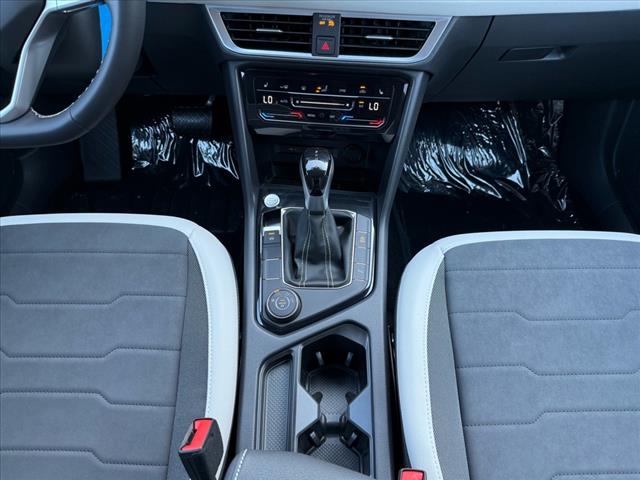 2025 Volkswagen Taos SE 4Motion - Photo 20