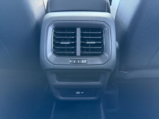 2025 Volkswagen Taos SE 4Motion - Photo 21
