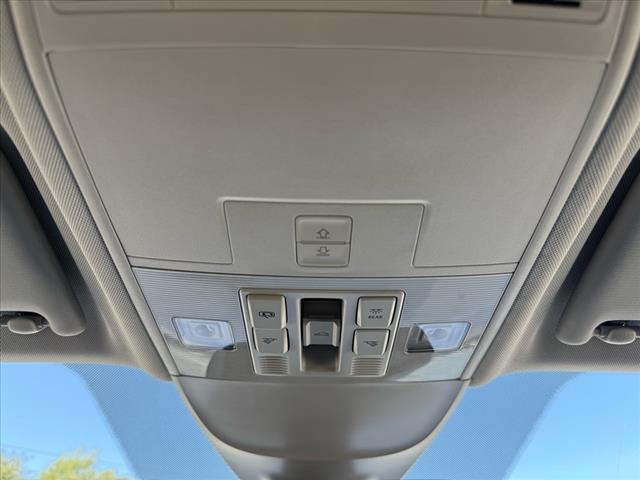2025 Volkswagen Taos SE 4Motion - Photo 21