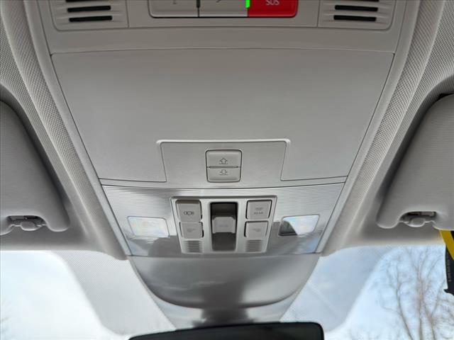 2025 Volkswagen Taos SE 4Motion - Photo 21