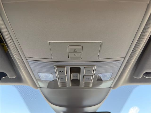 2025 Volkswagen Taos SE 4Motion - Photo 22