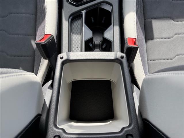 2025 Volkswagen Taos SE 4Motion - Photo 24