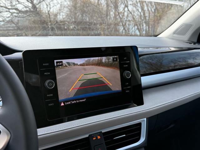 2025 Volkswagen Taos SE 4Motion - Photo 27