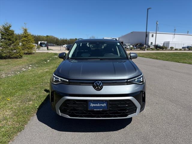 2025 Volkswagen Taos SEL 4Motion - Photo 2