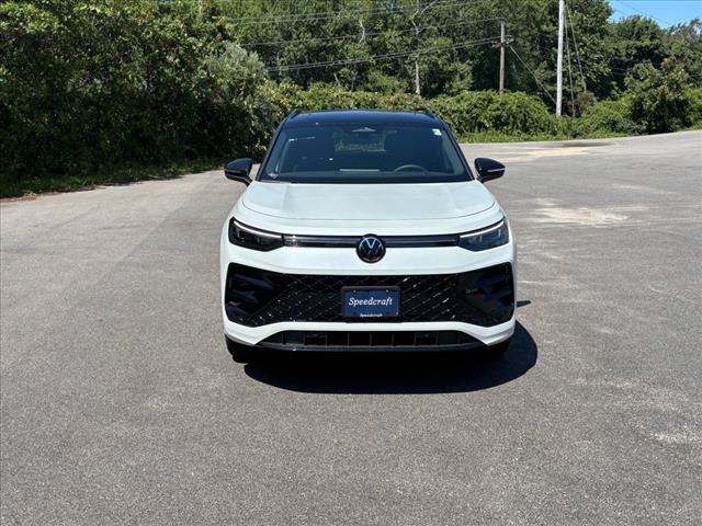 2025 Volkswagen Tiguan SE R-Line Black 4Motion - Photo 2