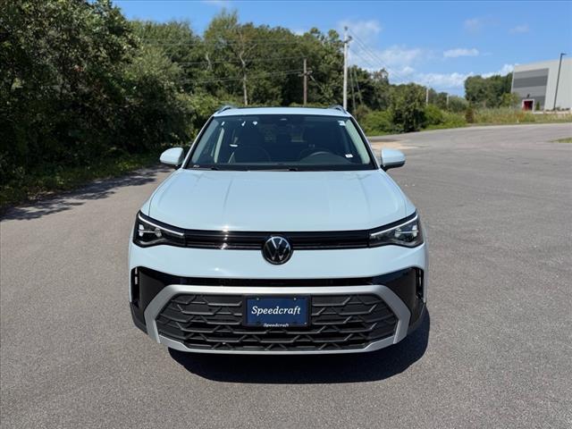 2025 Volkswagen Taos SE 4Motion - Photo 2