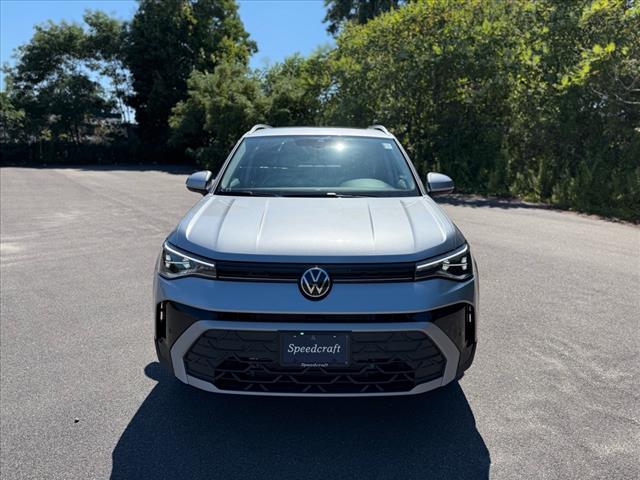 2025 Volkswagen Taos SE 4Motion - Photo 2