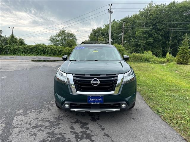 2022 Nissan Pathfinder Platinum - Photo 2