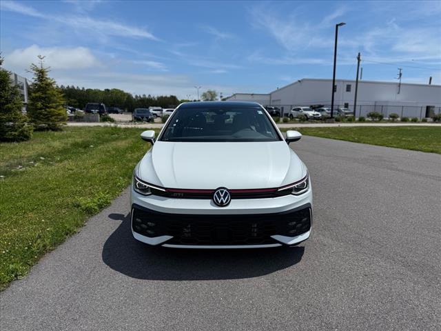 2025 Volkswagen Golf GTI SE - Photo 2