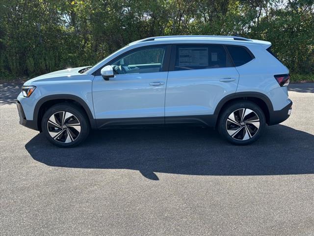 2025 Volkswagen Taos SE 4Motion - Photo 3