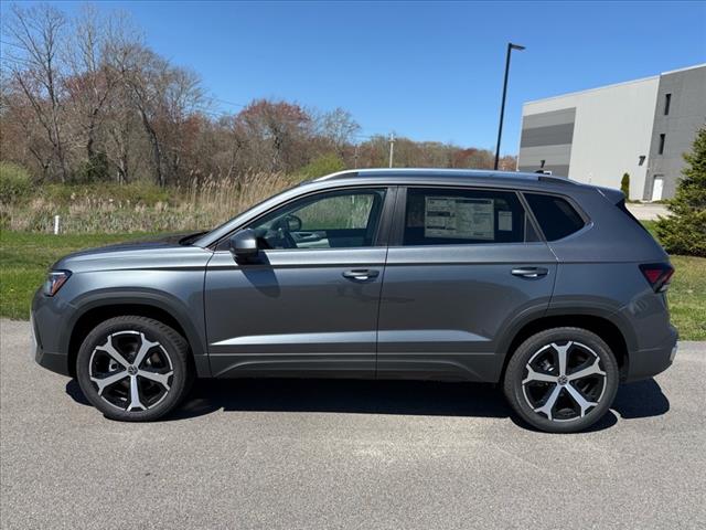 2025 Volkswagen Taos SEL 4Motion - Photo 4