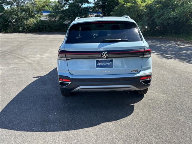2025 Volkswagen Taos SE 4Motion - Photo 4