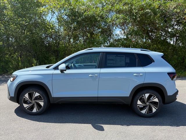 2025 Volkswagen Taos SE 4Motion - Photo 4