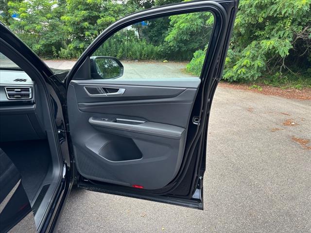 2025 Volkswagen Atlas Cross Sport SEL R-Line Black 4Motion - Photo 5