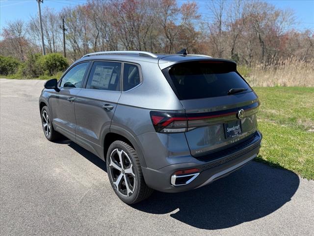 2025 Volkswagen Taos SEL 4Motion - Photo 5