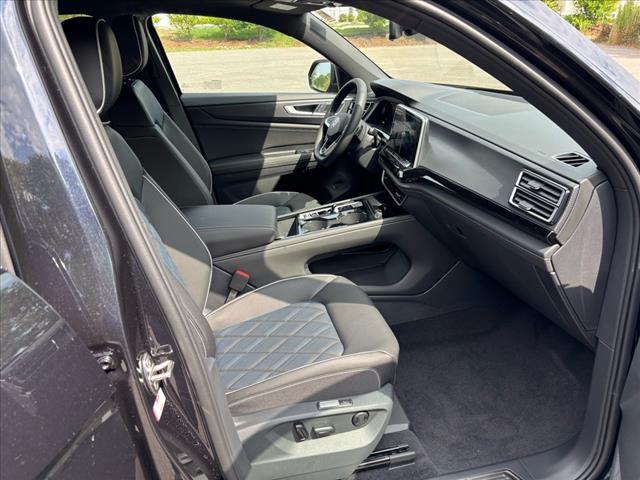 2025 Volkswagen Atlas Cross Sport SEL Premium R-Line 4Motion - Photo 6