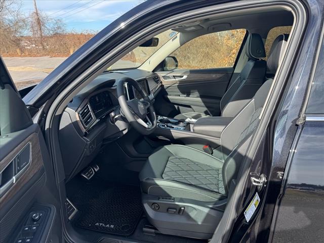 2025 Volkswagen Atlas SEL Premium R-Line 4Motion - Photo 6