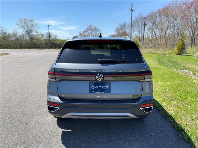2025 Volkswagen Taos SEL 4Motion - Photo 6