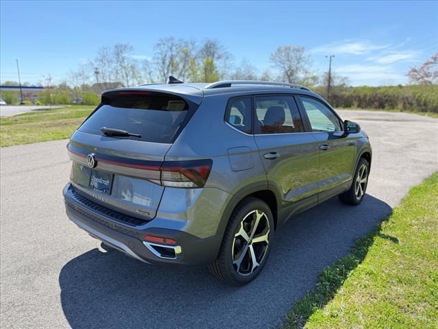 2025 Volkswagen Taos SEL 4Motion - Photo 7