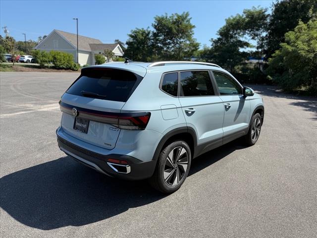 2025 Volkswagen Taos SE 4Motion - Photo 7