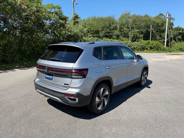 2025 Volkswagen Taos SE 4Motion - Photo 7