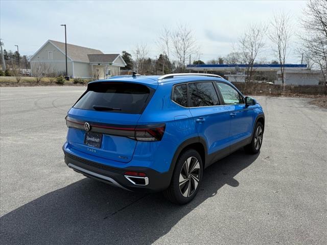 2025 Volkswagen Taos SE 4Motion - Photo 7