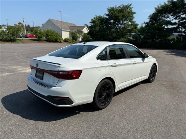 2025 Volkswagen Jetta SE - Photo 7