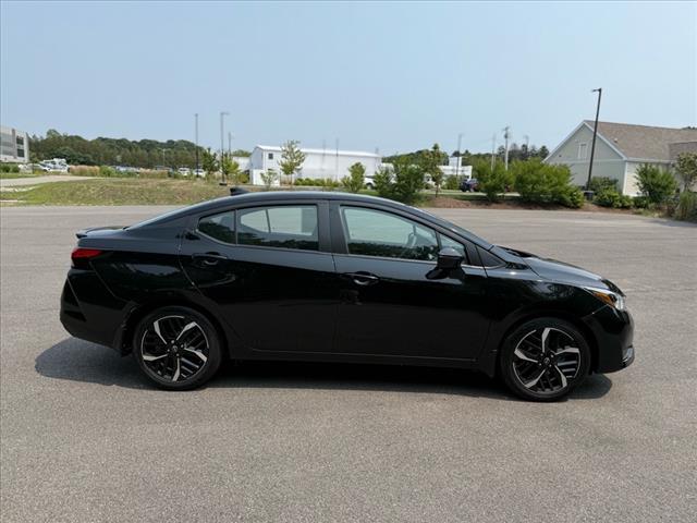 2023 Nissan Versa SR - Photo 8