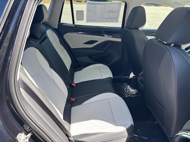 2025 Volkswagen Tiguan SE 4Motion - Photo 8