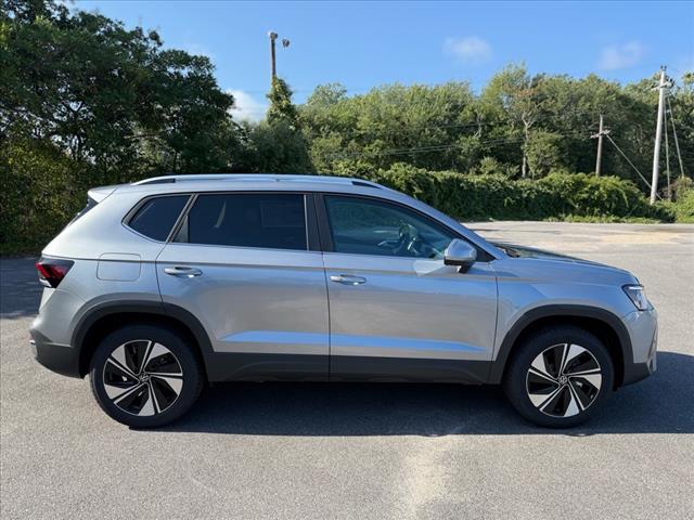 2025 Volkswagen Taos SE 4Motion - Photo 8