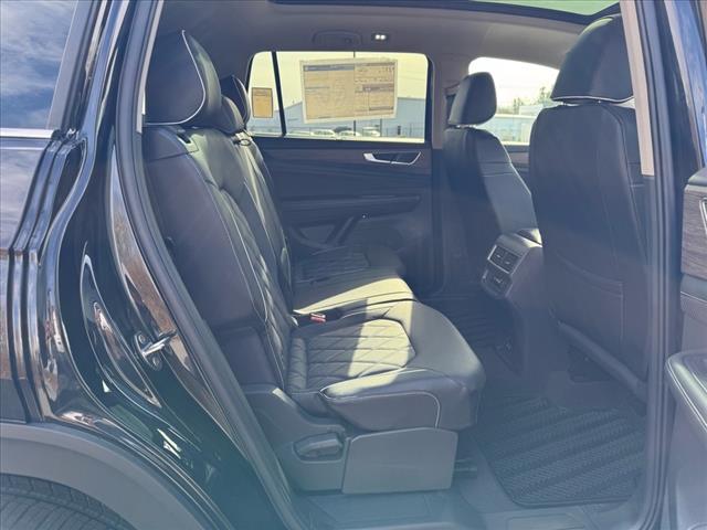 2025 Volkswagen Atlas SEL Premium R-Line 4Motion - Photo 9