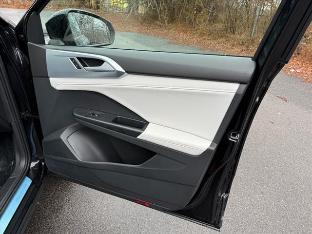 2025 Volkswagen Taos SE 4Motion - Photo 9