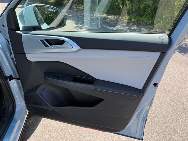2025 Volkswagen Taos SE 4Motion - Photo 9