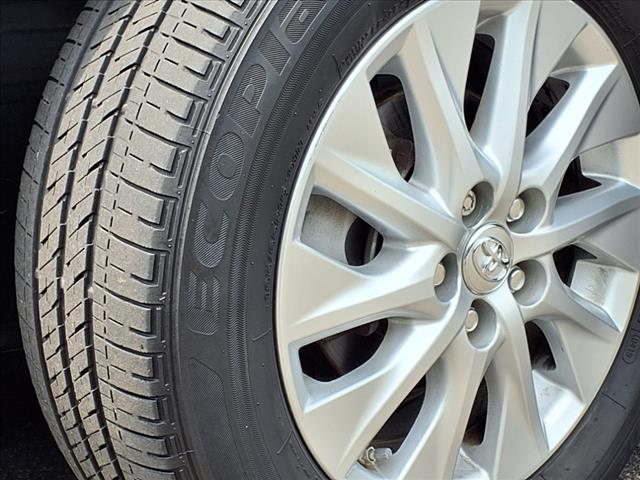 2015 Toyota Prius Plug-in Hybrid Base (CVT)