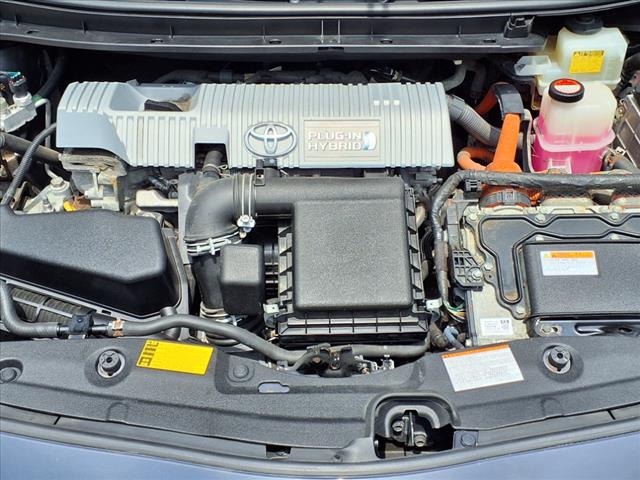 2015 Toyota Prius Plug-in Hybrid Base (CVT)