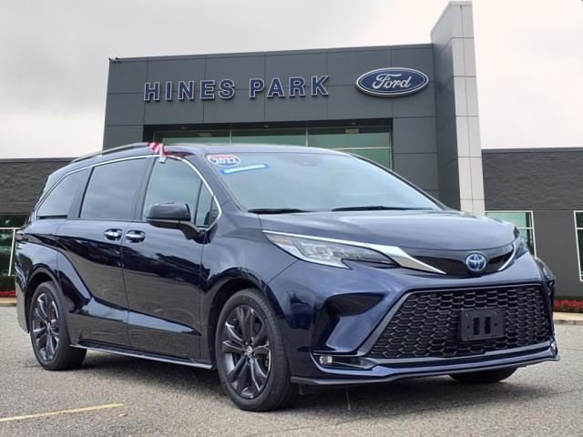 2022 Toyota Sienna XSE 7 Passenger