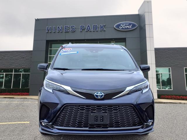 2022 Toyota Sienna XSE 7 Passenger