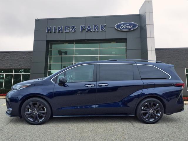 2022 Toyota Sienna XSE 7 Passenger