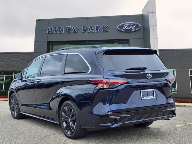 2022 Toyota Sienna XSE 7 Passenger