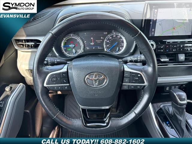 2022 Toyota Highlander Hybrid Platinum